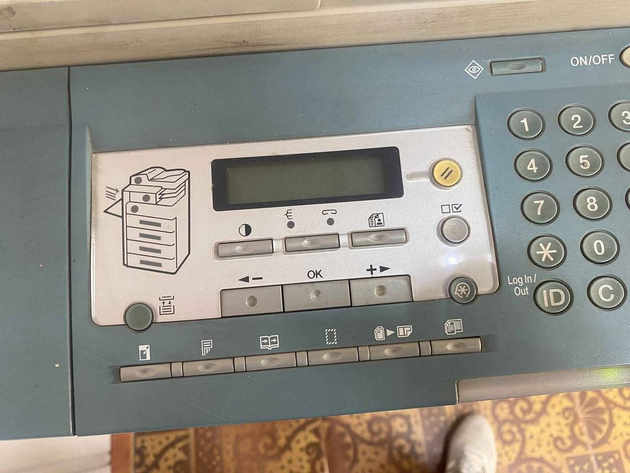 طابعة كانون اسود و ابيض بودرة للبيع يطبع A3, A4 كركوك, العراق


**إذا كنت صاحب هذا الإعلان وتريد حذفه لأي سبب، رجاءا أرسل رسالة إلى الدعم الفني**