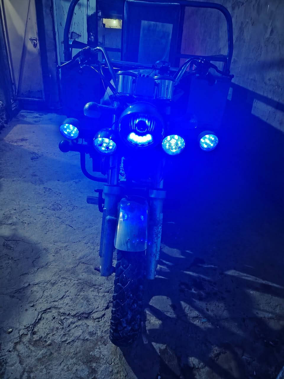 ستوته للبيع
موديل ٢٠٢٠
سعر مليون ونص قفل
المكينه بيها كم شفت
بس تشتغل طبيعي
***********
بابل أوراق اصولي
