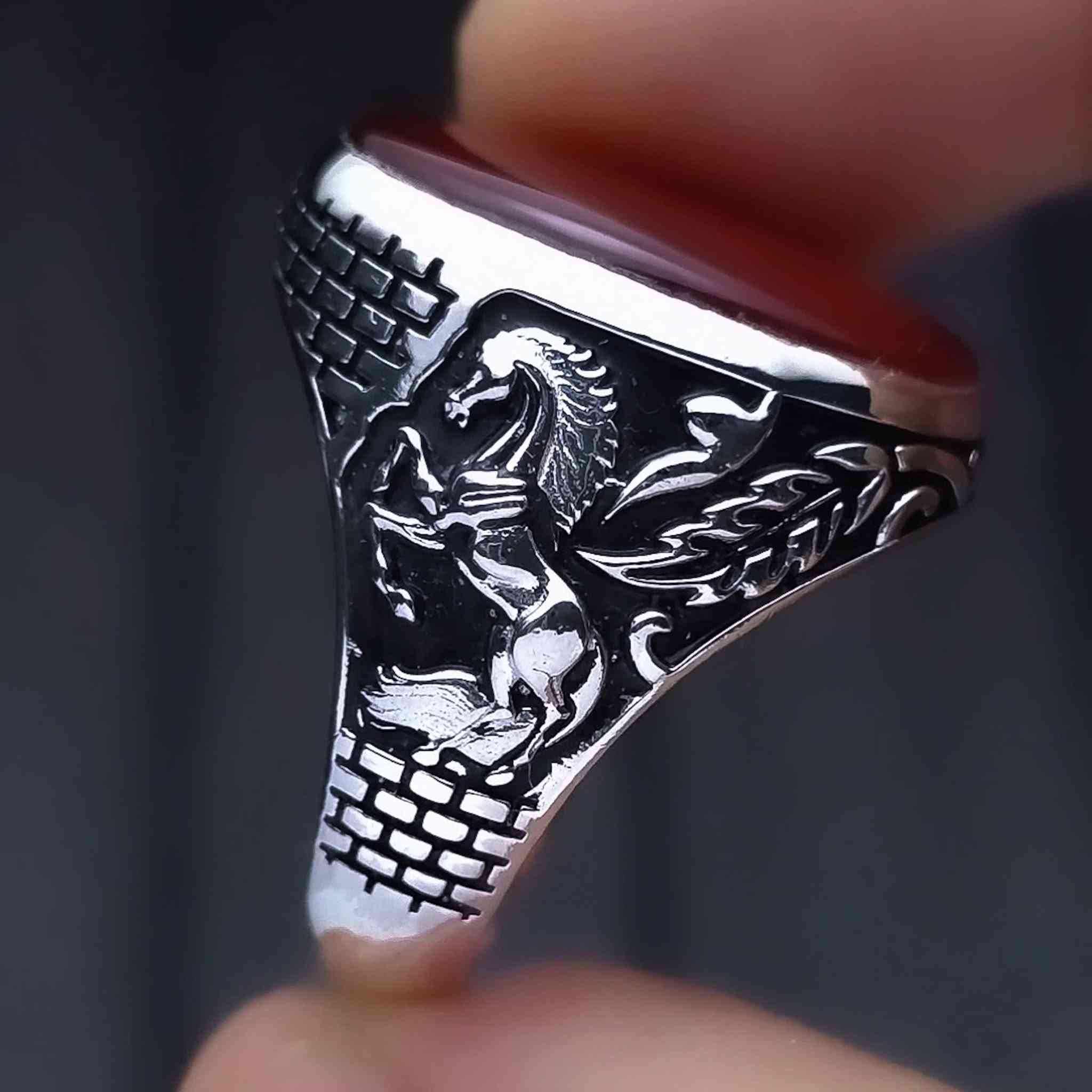💎💍فخامة العقيق اليماني والصياغات الملكية بااسعار الجمله فاخر الصناعة اليمنية
✨ وصلت تشكيلاتنا الجديدة… أناقة تتحدث عن نفسها ✨
مع محلات منجم العقيق للفضيات نكشف لكم عن أحدث الصياغات التي تجمع بين الجمال والفخامة بأوزان خفيفة تناسب كل محبّي الأناقة الراقية.
للبيع:جمله/تجزئه
يوجد لدينا شحن توصيل لجميع دول العالم حسب الطلب
💍 مميزات التشكيلة الجديدة:
• صياغات حديثة بنقوش ملكية لافتة
• أوزان خفيفة ومريحة بدون ما تفقد جمال التفاصيل
• تصاميم حصرية وقطع محدودة
• تجهيز خاص حسب الطلب بأي مقاس ونقش تريده
• جودة فضة ممتازة تبرز لمعان القطعة وتجعلها مميزة

✨ كل قطعة عندنا… تحفة فنية صنعت بعناية لتناسب ذوقك وتضفي عليك لمسة فخامة.
#اسبانيا #فرنسا #المانيا #الولايات #بريطانيا #كندا #لندن #السعودية #عمان #العراق #سوريا #تونس #الجزائر #لبنان #قطر #النسماه #خواتم #فضه #رجالي #نسائي #مجوهرات #سلاسل #احجار كريمة #عقيق #نوادر #درجة اولى #ماليزيا #المغرب #الصين #ايران

📍 محلات منجم العقيق للفضيات
العنوان:اليمن /العاصمة صنعاء /باب اليمن 
للطلب والاستفسار: …+967770105077


**إذا كنت صاحب هذا الإعلان وتريد حذفه لأي سبب، رجاءا أرسل رسالة إلى الدعم الفني**