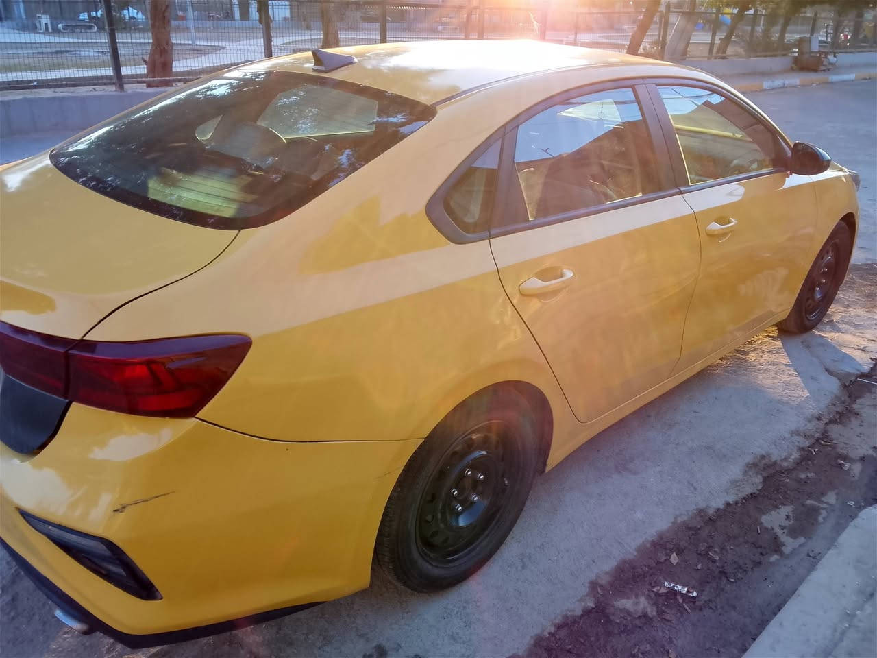 سلام عليكم فورتي موديل 2021 للبيع سياره بيه خيط تبخير قليل كلش سياره حلوه حادث قبق جنطه ماشيه 128 سعر 130 عنوان دوره ابو دشير ***********
