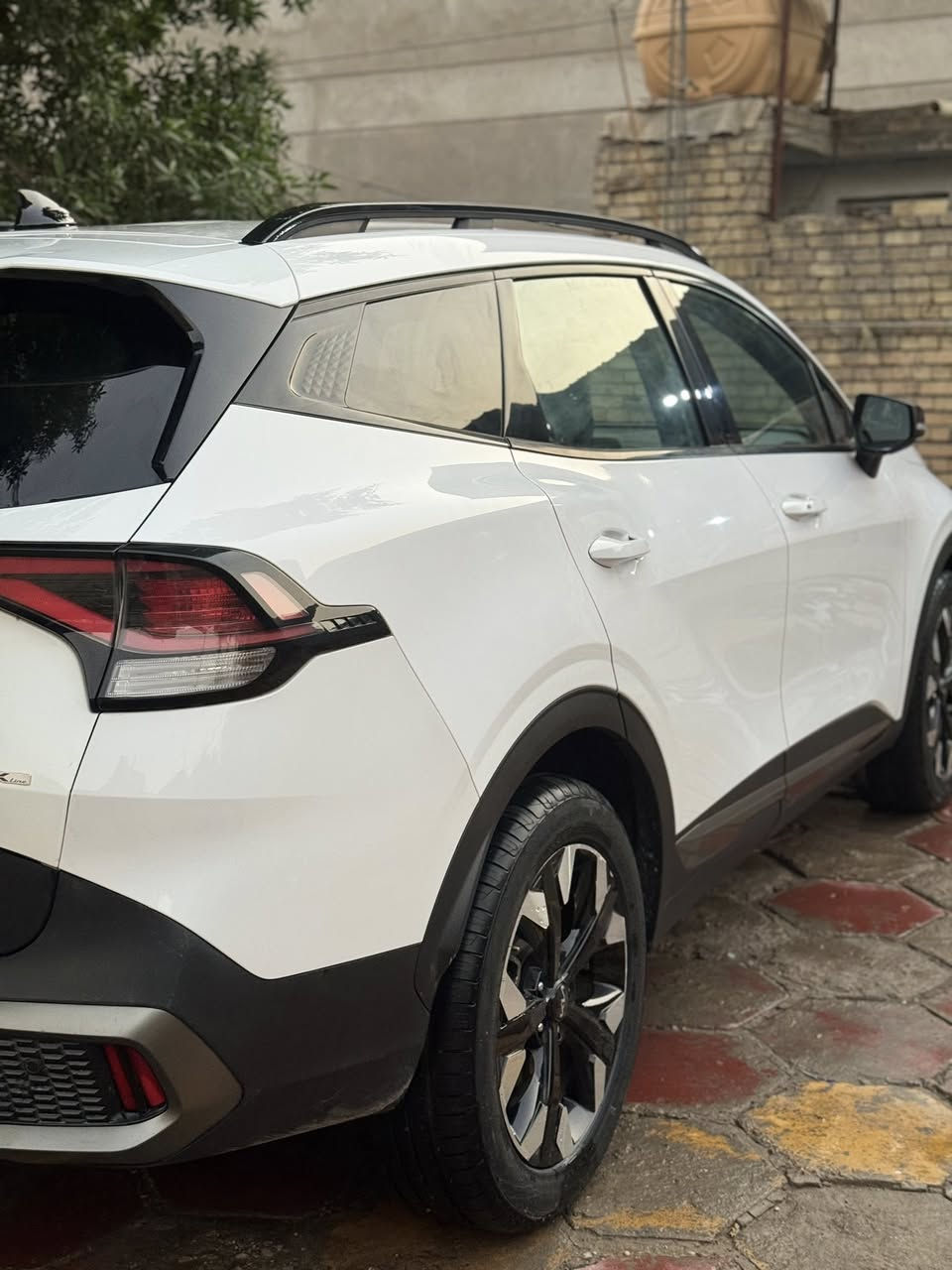 كيا سبورتج 2023 رقم بغداد اكس لاين قمارة حديد
حادث من امريكا ضربة بالجنطة تصلح وانصبغ نفسه وشويه بالحوض كلش بسيط 
خشم البنيد بي تكحيل 
راديترات غاز التبريد ابلادي بدون تبديل 

المحرك :٢٥٠٠ 
الگير : ٨ نمر
المواصفات :
بصمه تشغيل- بصمة ابواب
شاشه كبيره على طول الدشبول
انظمه قياده نورمال- سبورت - سمارت -
كشنات جلد لون اسود
كرسي السائق تحكم كهربائي
هند بريك بصمه
كامرا خلفيه
رادار امامي خلفي جانبي نقط عمياء
تحديد مسار ذكي
اشاره في المرايا الجانبيه
تشغيل عن بعد
تحكم ستيرن  
اوتو هولد
اوتو ستوب
نظام ترحيب
تبريد قطعتين
مانع انزلاق
نزول منحدرات
نظام فحص ضغط الاطارات
نظام abs
تدفئه كشنات
كروز سرعه
سستم صوت هارمن
شاشه لمس متغيره لتحكم التبريد او الميديا
منافذ تايب سي عدد ٣ مع ٢ في الكشنات
اضواء ترحيب عند الاقتراب مع ترحيب داخلي عند الصعود او المغادره
كيجات الكترونيه متغيره حسب الوضعيات
كامرة دوارة 
ماشية 40 الف ميل 
العنوان بغداد حي النصر 
السعر 205 بيها مجال 
بيع فقط بدون مراوس 
***********
اقراء المنشور وشوف الصور زين قبل الاتصال
