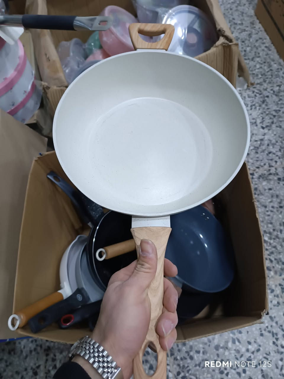 طاوات باله ثقيل 
اشكال وأحجام مختلفه واسعار مناسبه 
البيع مباشر من المحل 
عنوان صلاح الدين/ قضاء الدور_ حي المعهد مقابل جامع الصحابه مجاور معرض الريان


**إذا كنت صاحب هذا الإعلان وتريد حذفه لأي سبب، رجاءا أرسل رسالة إلى الدعم الفني**