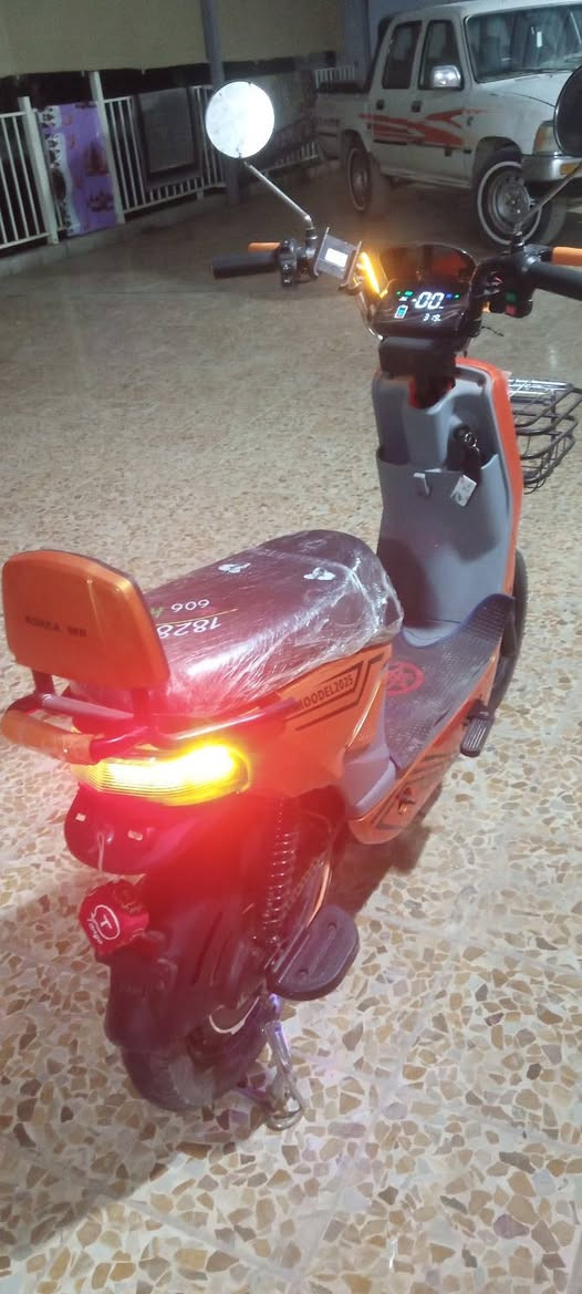 ماطور شحن اللبيع ماطور نضيف ماصرلي شهرين من شتريتو لايت اشاير بيي بصمتين اشراي يتصل  الرقم ***********
