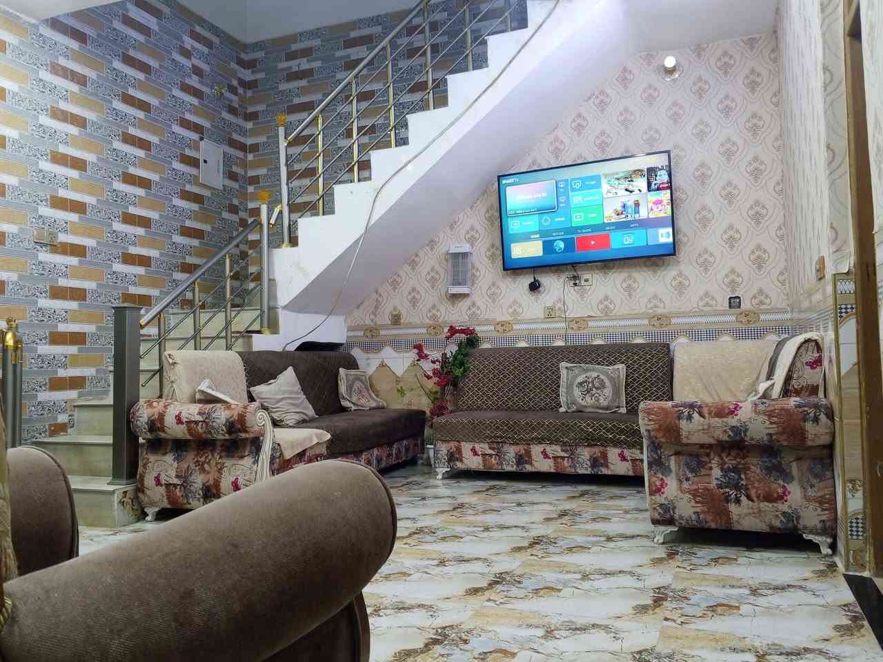 البيت للبيع المحموديه 150متر واجهه 7ونص ونزال 20طابوك بناء طابوصرف 2024حديث حي العسكري قرب شارع اربعين كراج كبير استقبال ومطبخ صاله منور مجمع صحيات غرفت نوم عدد 2 ترك عله طول البيت منضومه كامرات نت ديكورات واجهه حجر البيت اي نقص مابي بيتونه مجمع صحيات لبخ داير البيت خارج داخل الستاره واصل بناء للسكف جاهزللاستفسار ***********واتساب ***********
