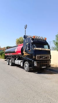 شاحنة • للبيع