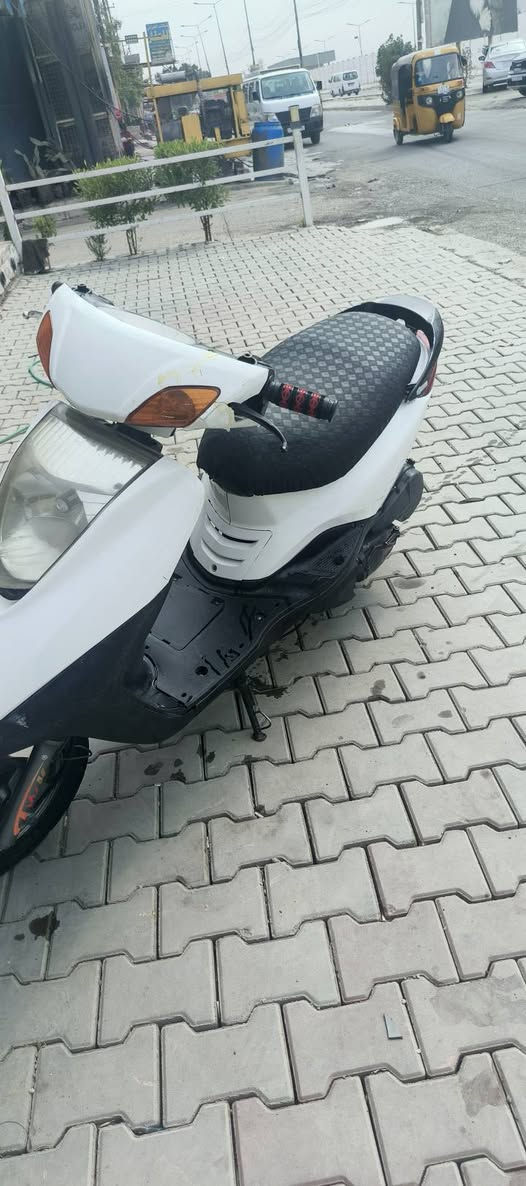 ‎السلام عليكم دراجه فريز  مكينه جديده الدراجه مسويلهة ادامه علا ايدي  كفرات جديده  الدراجه الي ياخذهة ما يتعب الله شاهد  رقمي ***********
