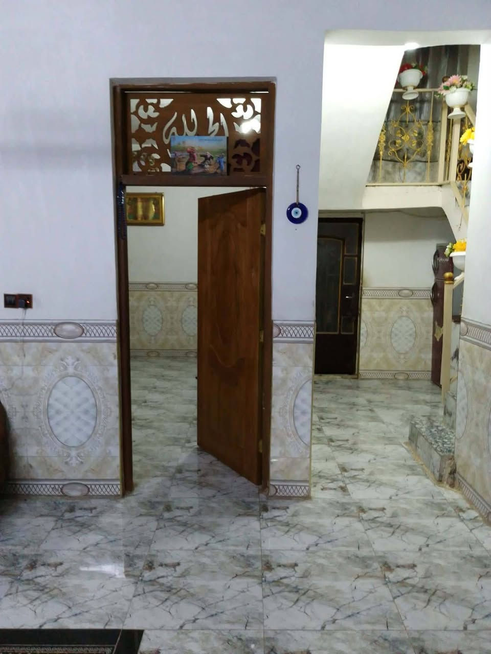 بيت للبيع مساحه 150 متر 
بغداد قضاء المحمودية حي 18
طابو ملك صرف السعر 126

***********
***********
