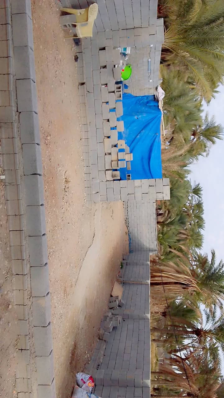 السلام عليكم قطعه ارض للبيع مساحه 200متر مدفونه ومسيجه المكان نهايته شارع بيت شلاكه بنهايه لاستفساره على هذه الرقم *********** السعر خاص
