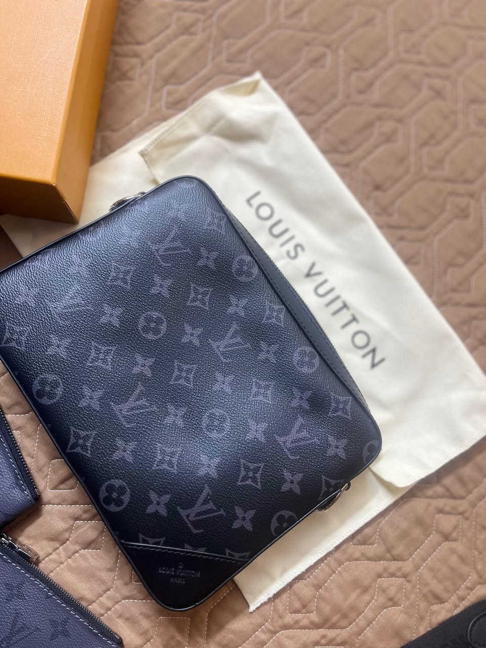 جنطه لويس ڤيتون  3 قطع تنفع رجالي نسائي


**إذا كنت صاحب هذا الإعلان وتريد حذفه لأي سبب، رجاءا أرسل رسالة إلى الدعم الفني**