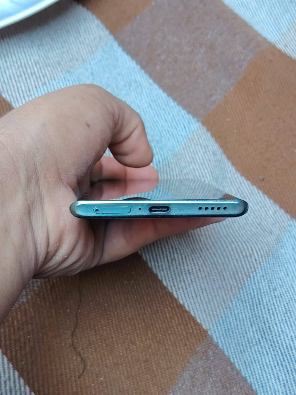 سلام عليكم هونر اكس 9a جهاز نضيف فقط بيه كسر بطرف الك كارتونه ويه ذاكره 128 عشوائيه 8 كامره ما مثر جهاز مكفول من كلشي مكاني بغداد *********** واتساب
