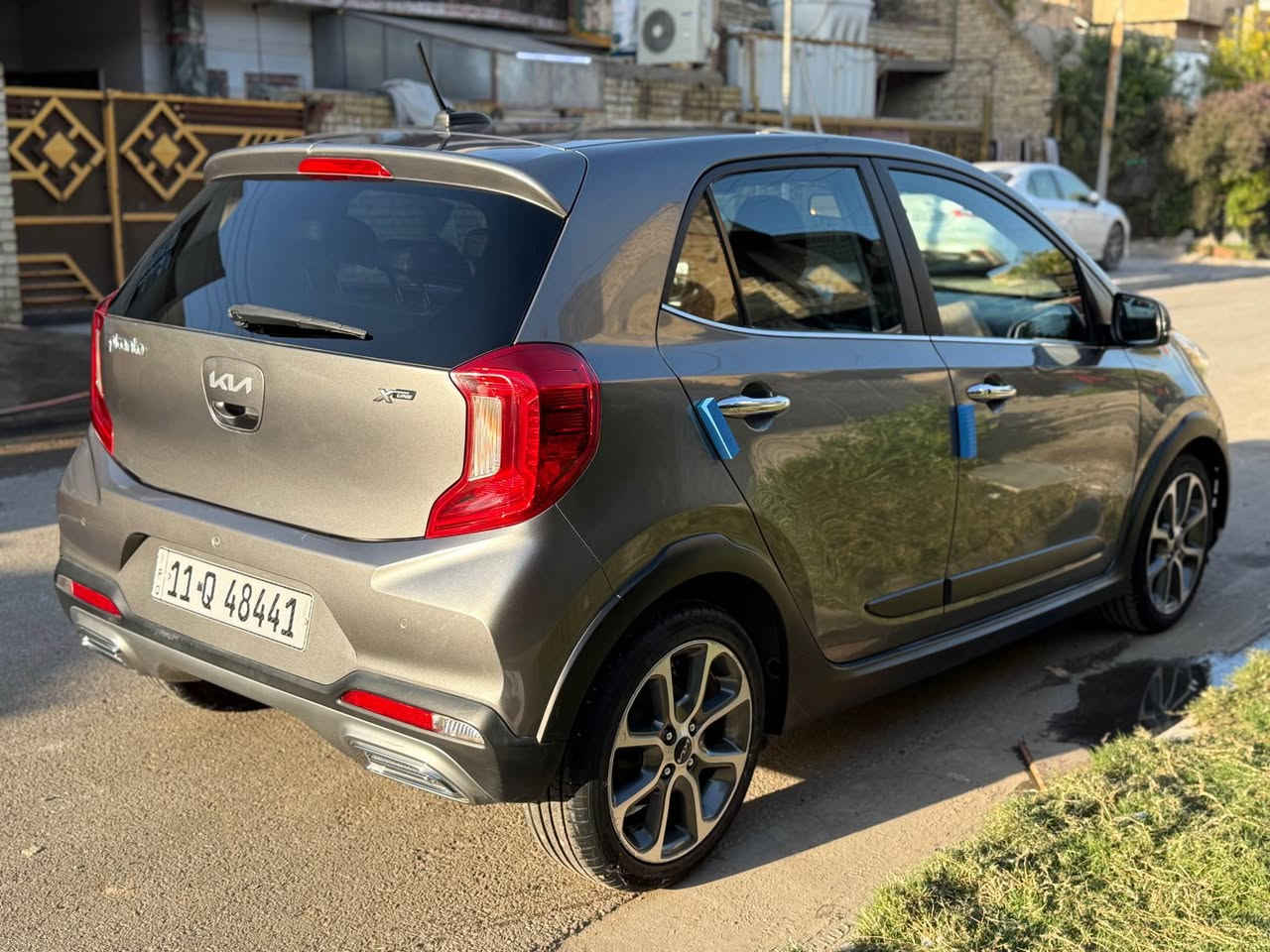 السلام عليكم 

كيا بيكانتو Xline وارد كوري تجي فل مواصفات موديل 2022 فل مواصفات عدى الفتحه بيها صبغ بنيد فقط  ومقدمة الشاصي الايمن راجع بارد لا صبغ ولا حمي ولا معجون وموجود بالسونار مكينه 4 سلندر 1.4 MPI كير 5 نمر  ماشيه 83 كيلو متر مناقصها اي شي رقم بغداد الجديد بأسمي عارضها ب 100 وبيها مجاال بسسسسيط رقمي ***********

مكاني بغداد / حي الجهاد 

مواصفاتها : 

* كشنات جلد 
* شاشه أندرويد 
* رادار امامي 
* تنبيه مغادرة المسار 
* حساسات خلفيه 
* مريه الجانبيه شفط 
* الستيرن فل تحكم 4 جهات 
* شاشة كيا ترحيب 
* بصمة تشغل + أبواب + صندوك 
* لد نهاري امامي 
* بك لايت لد بغداد, العراق
