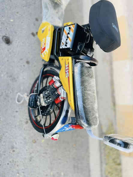 دراجه شحن His 
4 بطاريات 🔋فول
حجم 20 
تشغبل عن بعد 
بصمه وسويج
شاحن تلفون
استاند تلفون
دراجه كامله وشرط الفحص
موجود خاص أو الاتصال ع رقم ***********
