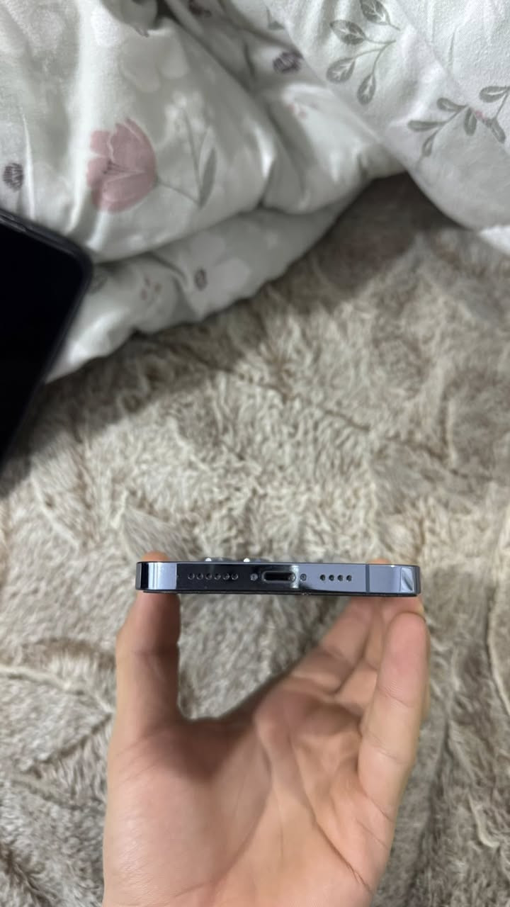 السلام عليكم
‏١٣ برو ماكس 
بطاريه ٧٩ 
ذاكره ٢٥٦ 
شرق اوسط 
كارتون وملحقات كامله 
نضافة الجهاز كدامك
ناصرية مركز 
حي الفداء 
السعر ٦٢٥ وبيه مجال بسيط


**إذا كنت صاحب هذا الإعلان وتريد حذفه لأي سبب، رجاءا أرسل رسالة إلى الدعم الفني**