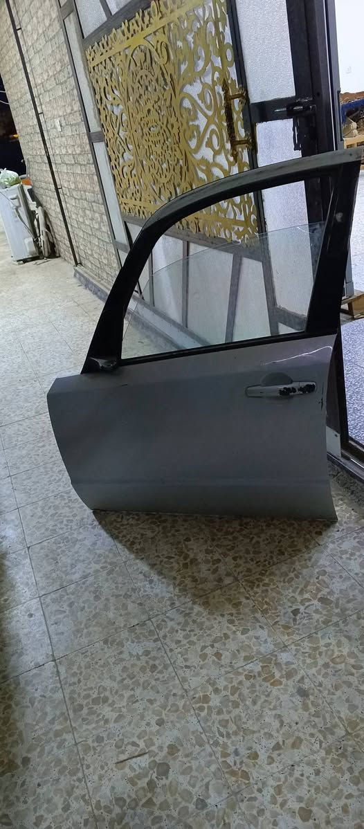#للبيع_باب سوزكي SX4 كامله الباب اصل الباب شركة شكل السيارة راح انزلة بالتعليق السعر اتصل وتدلل مكاني بابل المحاويل ***********
