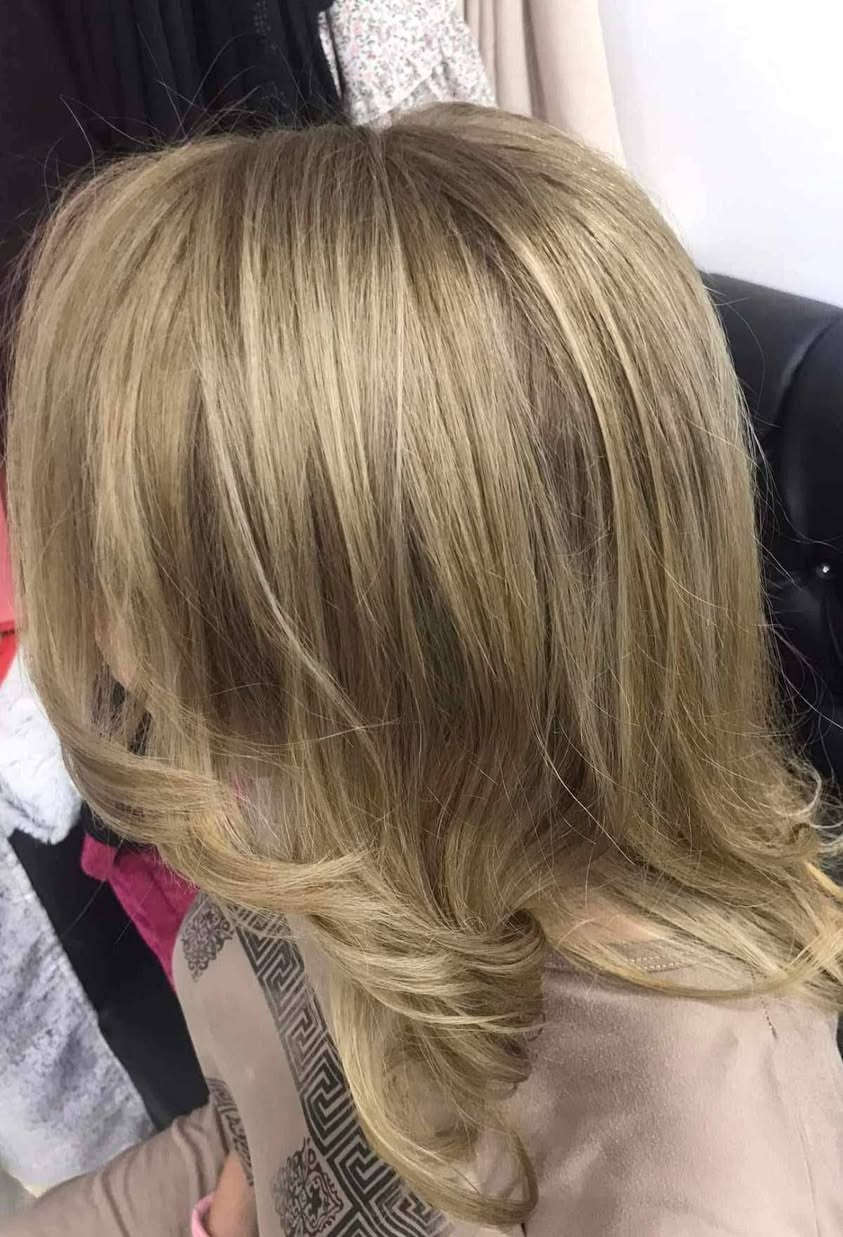 هلاو بناات 🥹🩷 العيد قرّب وماكو وقت نضيّعه، لازم نجهز ونلمع 😁✨ وياكم الكوافيره الأسطوره بشغلها 💖، بصراحة كل تفصيلة عندها تحسسك بالتميّز والفخامة 🥹😍، وأسعارها رهيبه وبالعروض الحلوه الكل رح ينبهر 😍🔥
موجوده داخل مدينه بسمايه، وعرض العيد وياها غيررر 😉 دللي نفسج وما تندمين👀💇‍♀️
العنوان: مجمع A7 📍🌸
أوقات الشغل: 10 صباحاً – 4 مساءً | 8 مساءً – 10 مساءً
للحجز: واتساب *********** أو على صفحة كوافيرة بسمايه مشو بيوتي  💕
@الجميع
