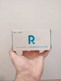 ٨ بطاريات • شاحن