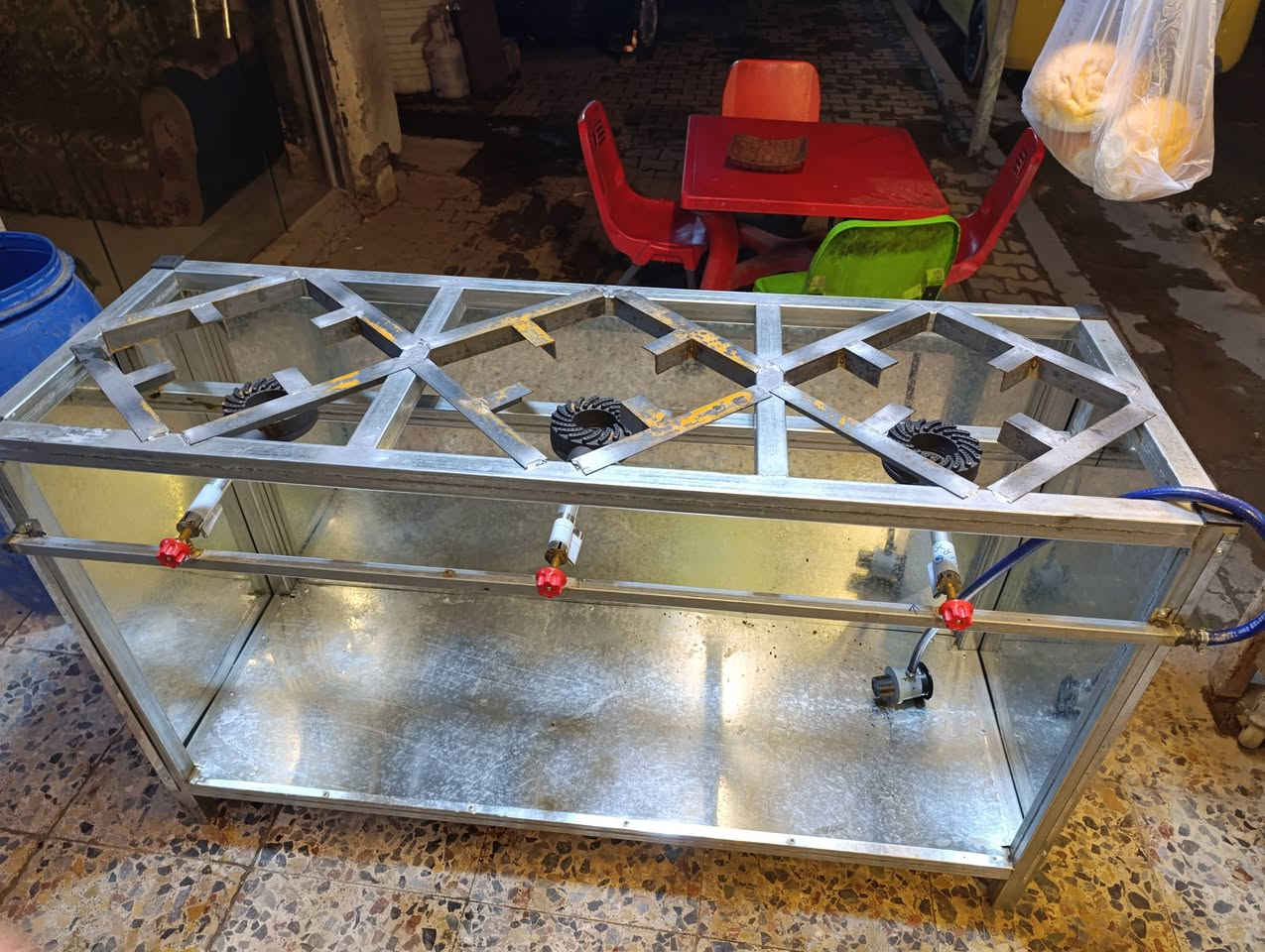 طباخ للبيع 3 عيون نضيف ما مستعمل سعر 250
رقم التواصل ***********
