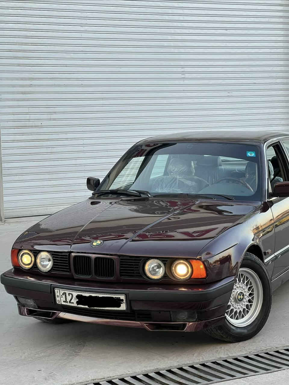 سلام عليكم بي ام 525 اصل
1991 فول
محرك 520 كبس 
سياره فول داخل جلد
غرفه صاج ملكي
كشنات كهرب 
طخم تاير جديد
كير محرك شرط
تبريد ثلج وتدفيه
رقم نينوى دولي سنوية 28.
سعر 53 
*********** ***********
