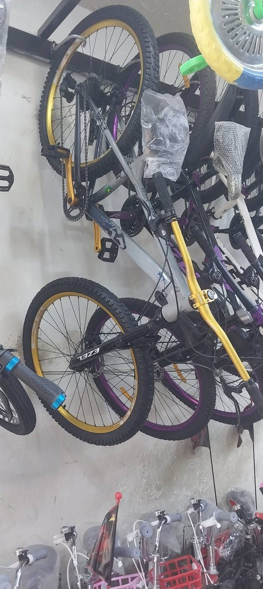 باسكلات للبيع جديد متوفر جميع الاحجام الاستفسار***********واتساب يوجد توصيل جميع المحافظات 
https://www.facebook.com/61562564591516/posts/122137666772418819/
