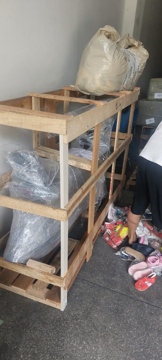 🛵 Flying Pigeon Z6 موديل حديث وفخم، شغل مرتب وقوة تخبل!
طلبية خاصه من الصين استخدام شهر واحد⚠️⚠️
⸻

⚡ المواصفات:
 • 🔋 6 بطاريات مسطرة قوية وآمنة (مضادة للانفجار)
 • 💪 محرك قوي يوصل 2200 واط
 • 🛣️ يمشيك 120 كم بالشحنة
 • 💧 مقاوم مي (IP38) يعني ما تخاف عليه من المطر
 • 🛑 فرامل دسك كبار – أمان عالي
 • 🪶 نظام تعليق هيدروليك – راحة حتى بالشارع التعبان

⸻

ميزات ذكية:
 • 📱 شاشة كبيرة وواضحة
 • 🔓 يفتح بالموبايل (بلوتوث)
 • 💳 فتح NFC بدون مفتاح
 • 🎵 سماعات بلوتوث مدمجة
 • ⚙️ 3 سرعات + تثبيت سرعة
 • ↩️ ريوس (يرجع للخلف بسهولة)

⸻

🎁 ويا الهدايا:
 • 🪖 خوذة جاهزة
 • 🧥 جاكيت مطر

السعر مليون و100 وبيها مجال بسيط


**إذا كنت صاحب هذا الإعلان وتريد حذفه لأي سبب، رجاءا أرسل رسالة إلى الدعم الفني**