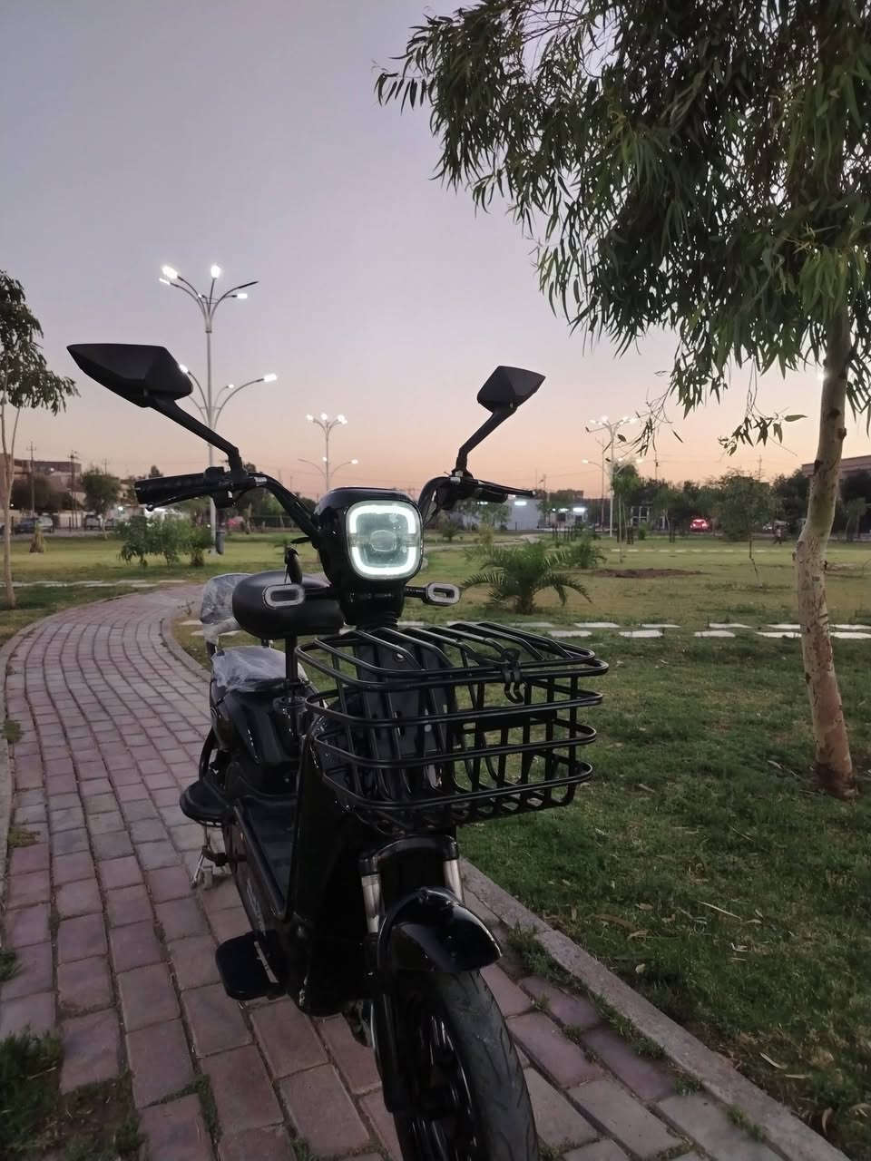 دراجه شحن حجم 14 دراجه نضيفه السعر 300 للاستفسار واتساب *********** مراسله بدون إتصال،،، مكان بغداد حي الجهاد
