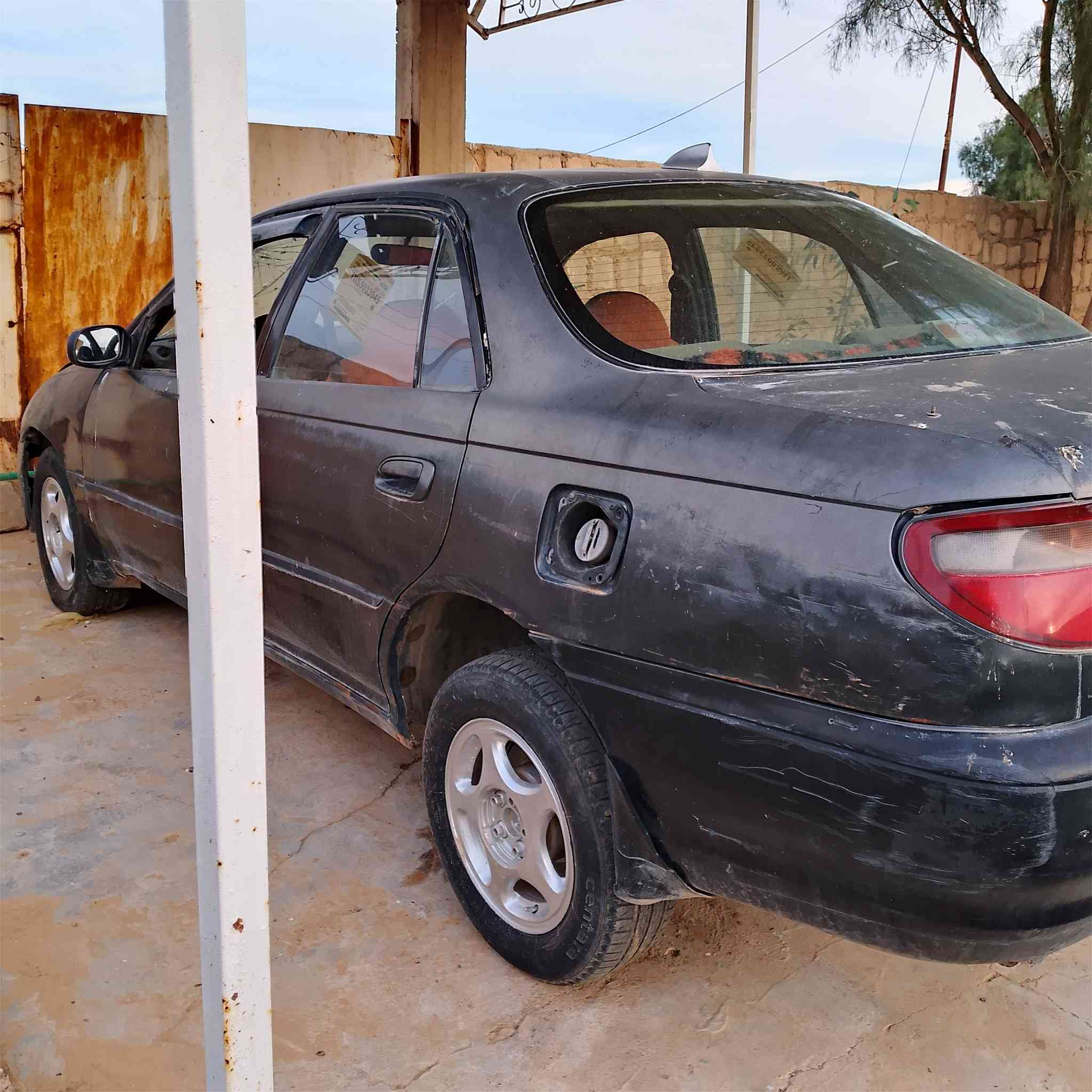 سلام عليكم كارينا  محرك زين كير زين صدر نص عمر  سيارة يعوزها بونيد ودعاميه ولايتات   بيها سنويه  ما بيها راعي اكفلها دوله وعشاير سعر 10  ورقات وبيها مجال قليل    مكان سيارة مفرق الشرقاط رقم صاحب سياره *********** خاص مفتوح
