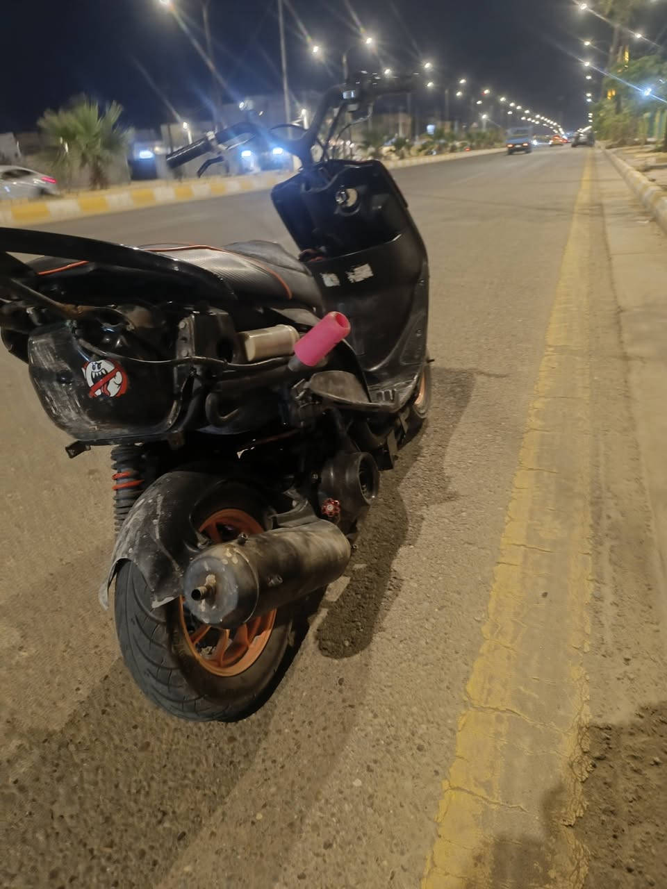 السلام عليكم
ماكس لعب بوشه 55 هاون
شلعه ومعدل 
تزويد خفيف 
صدر امامي 
ستاند صفح 
قطره دهن 
كلج امامي رياضي 

بيها تايرات جدد 

سعر 450 بيها مجال 
*********** وتساب خط
