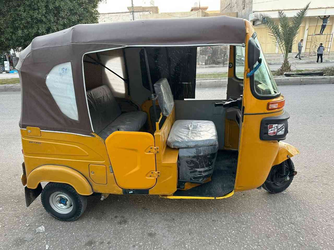 سلام عليكم  تكتك للبيع موديل 21رقم وسنويه نكليزي هزه جديده  مداور ثاني يوم تكتك جاهزه ماناقصه برغي تكتك كفاله بس دوس معمرات محرك وكسل خير من الله
سعره 7250وبيه مجال قليل شراي يتصل وبي خير ويدلل
للاستفسار الاتصال عالرقم *********** 
مكاني كربلاء الغدير
