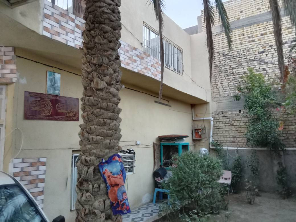 بيت للبيع مساحته 180 متر موقع شارع 80 محيزم مقابل موقف كيات حي الأم علي صلاح زراعي بيه معملاه كمله بل طابو كامل للتطويب شوارع رسميه ماء كهرباء خدمات كامله *********** حلة, بابل
