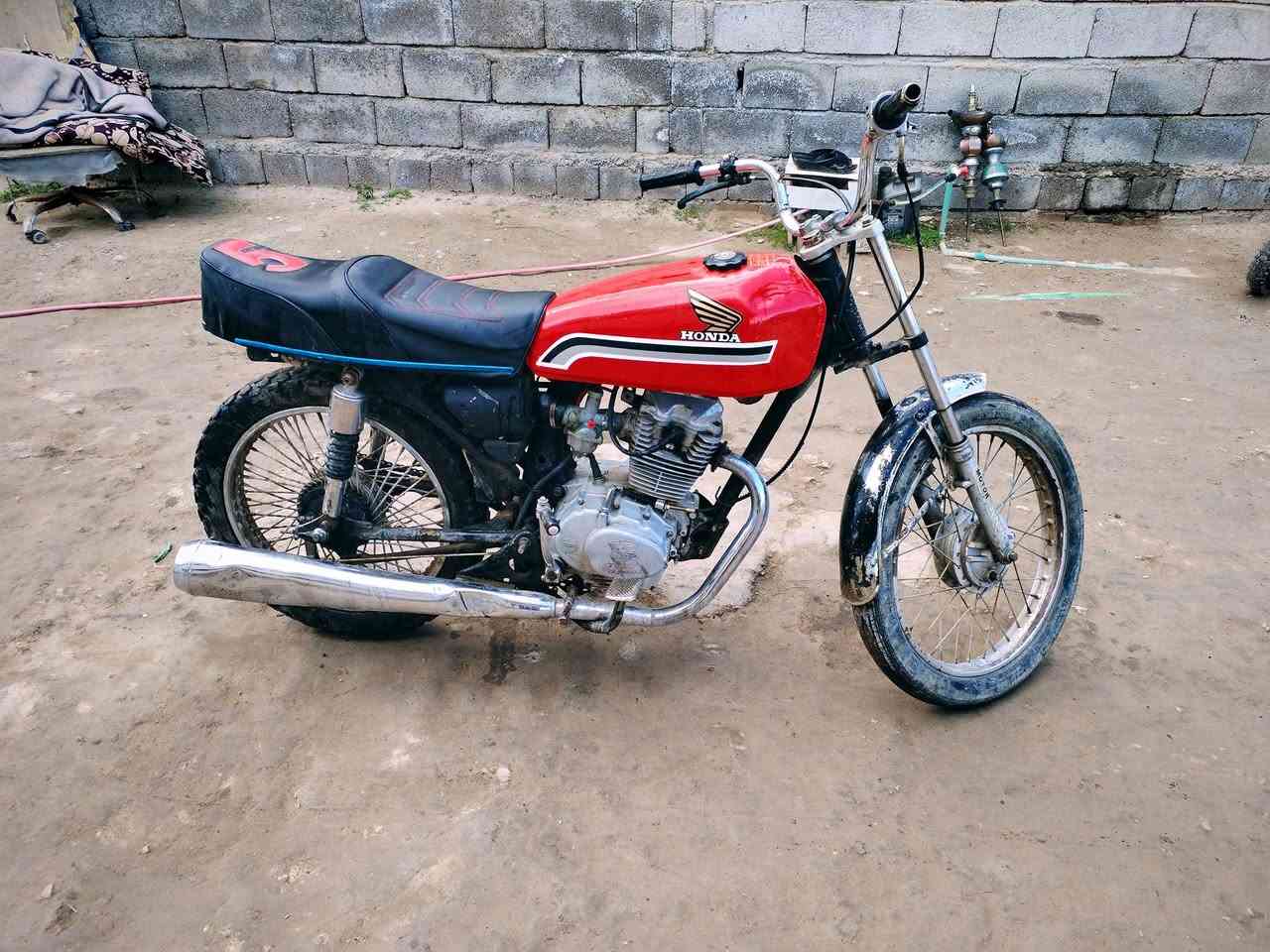 ***********
السلام عليكم
موطور بارت
السعر 150 بي مجال
