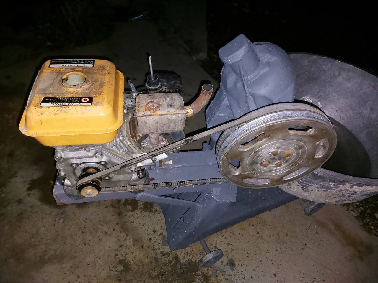 عجانه للبيع جاهزه شغاله ما عايزها شي
 السعر 350الف
هاتف ***********
