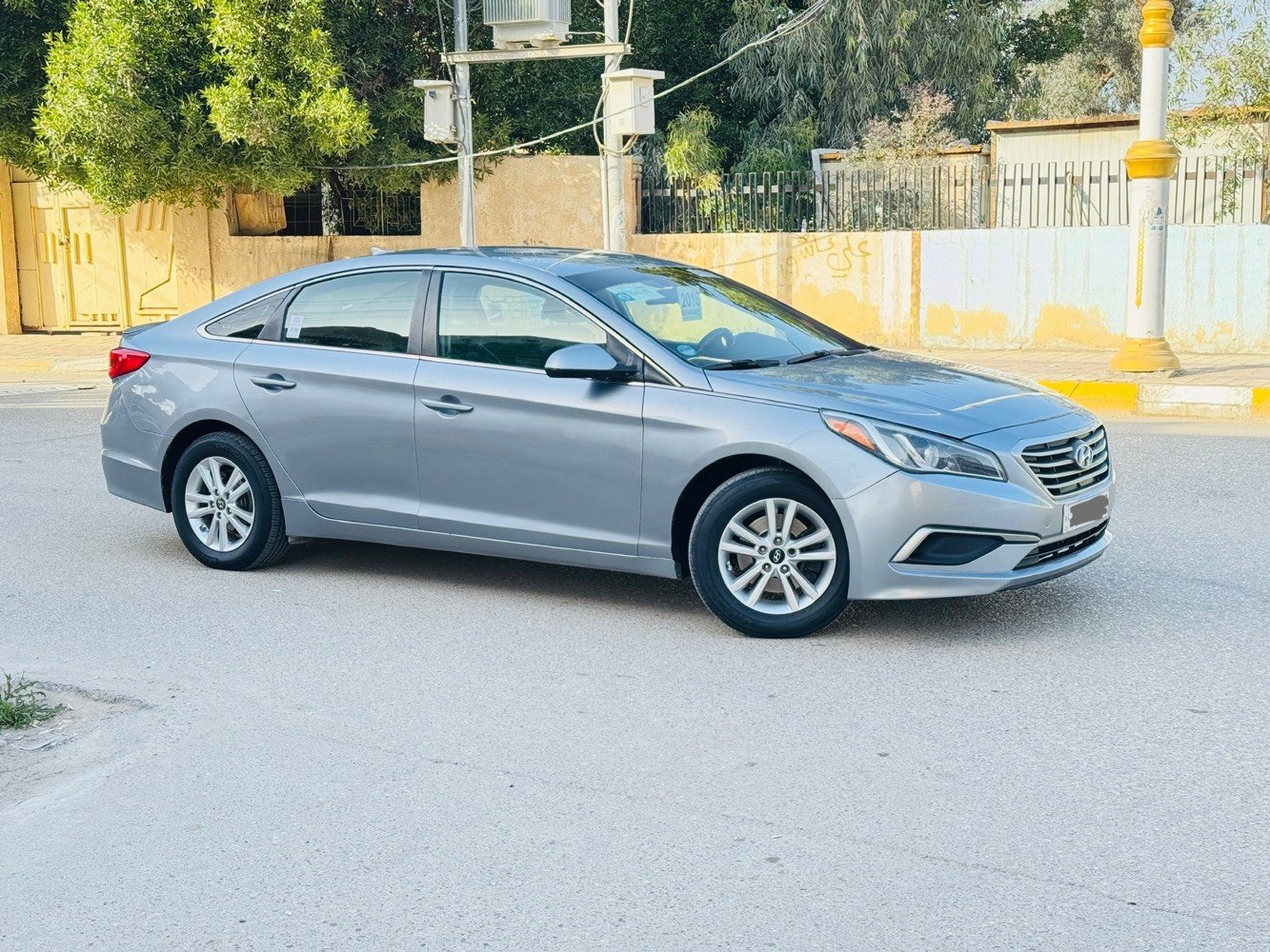 للبيع او مراوس سوناتا موديل 2016 رقم ذي إنكليزي صاعده هزه سنويه إصدار جديد لنهاية 2031 تحويل مباشر وارد أمريكي بيها جاملغ وبنيد بدون دواخل فخذه شاصي مكفولات  وبيها رشات بسيطه السياره جديده وجاهزه وحلوه مواصفات شاشه جبيره وكاميرا دواره انضمه قياده تحكمات استيرن ارضيه مفروشه جلد سقف كنتاره ويل كب وباقي الموصفات المعروفه محرك 2400 مبدل طابوكه لا تبخير ولا تنقيص كير تبريد ثلج توني مسويه حداديه زينه السياره جديده وماشيه 168 حقيقي مكان السياره الناصريه 
السعر (106) وبيها مجال لشراي 
***********