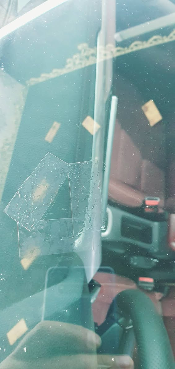 نموذج من عمل ورشتنا لهذا اليوم نوفس تكريت لإصلاح زجاج السيارات 
واحد من أنواع الكسور المزعجة والصعبة تم إصلاحها بالشكل المطلوب بفضل الله ..
وسيتم رفع اللاصق لاحقاً
شعارنا الدقة بالعمل وإرضاء الزبون قدر الإمكان بعد رضى الله.
موقعنا تكريت حي القادسية قريب نهاية شارع جليل القصاب قرب مسجد المصطفى(مزهر الطابور)
تلفون  ***********
