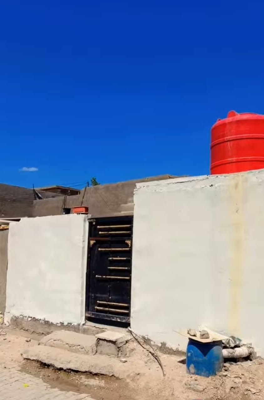 مشتملات عدد 2 للبيع زراعي سند ٢٥ 
مساحه كل بيت 100 متر 
المكان بغداد قضاء المحمودية حي  المرتضي المنطقة مخدومة مشروع كامل خدمات
استفسار او اتصال او زيارة الأرقام الموجوده 
***********
***********
