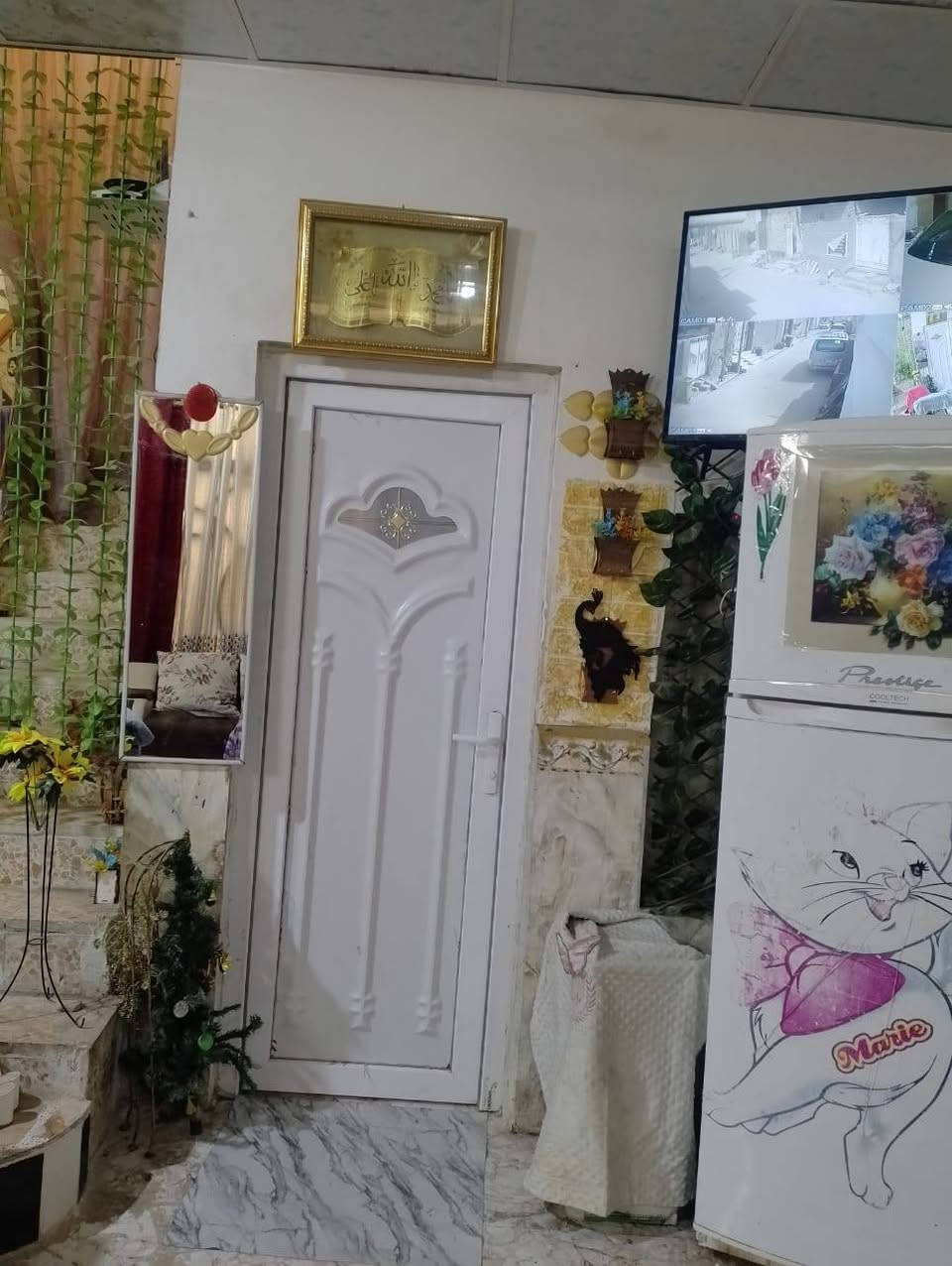 بيت طابو للبيع ناصريه / صالحيه قريب لشارع النيل مساحته 200م يحتوي على غرفتين وحمامات ٢ و مناور ٢ وكراج طارمه كبيرة ومطبخ وصاله واستقبال. طابق واحد 
للاستفسار الاتصال على الرقم 
***********
