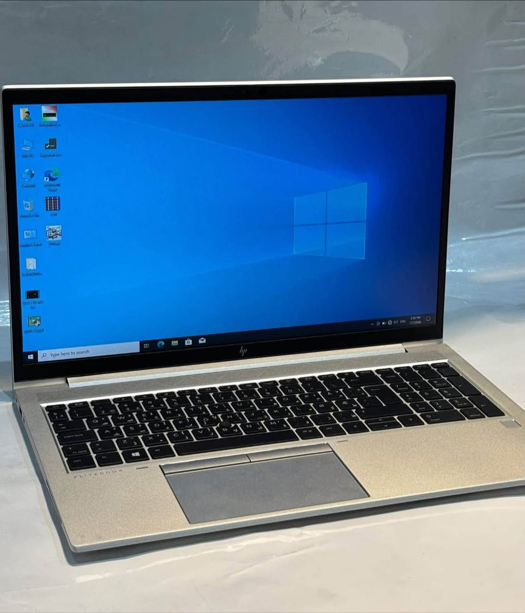 EliteBook (جديد حرفياً) 💻
جهاز الأعمال الأنيق، يجمع بين الأمان العالي، الأداء السريع، والتصميم العصري.. وبسعر معقول جداً!

🔥 أبرز المواصفات الفنية:

 🔹 المعالج: AMD Ryzen™ 3 5400U (أداء جبار وعالي الكفاءة، يعادل معالجات Core i5 من الجيل الحادي عشر).

 🔹 الذاكرة العشوائية (RAM): 8 GB لضمان سرعة فائقة واستجابة ممتازة.

 🔹 الهارد (التخزين): 256 GB SSD (سرعة فائقة في الإقلاع وتشغيل البرامج).

 🔹 الشاشة: بمقاس كبير ومميز 15.6 بوصة وبدقة Full HD فائقة الوضوح.

✨ المميزات والإضافات الاحترافية:

 🔒 حماية متكاملة وأمان عالي: مجهز ببصمة وجه (IR) + بصمة إصبع لفتح سريع وآمن، بالإضافة إلى غالق كاميرا لحماية الخصوصية.

 🌟 حالة الجهاز: جديد حرفياً، مفحوص بالكامل وخالٍ من أي عيوب أو خدوش.

💰 السعر والعرض الخاص:

 💵 السعر: 450 ألف دينار عراقي فقط!

📞 للحجز والاستفسار:

 📱 رقم الاتصال: ***********

 💬 واتساب (WhatsApp): متوفر على نفس الرقم، أو اضغط مباشرة على الرابط للمراسلة الفورية: 

https://wa.me/9647724588666

