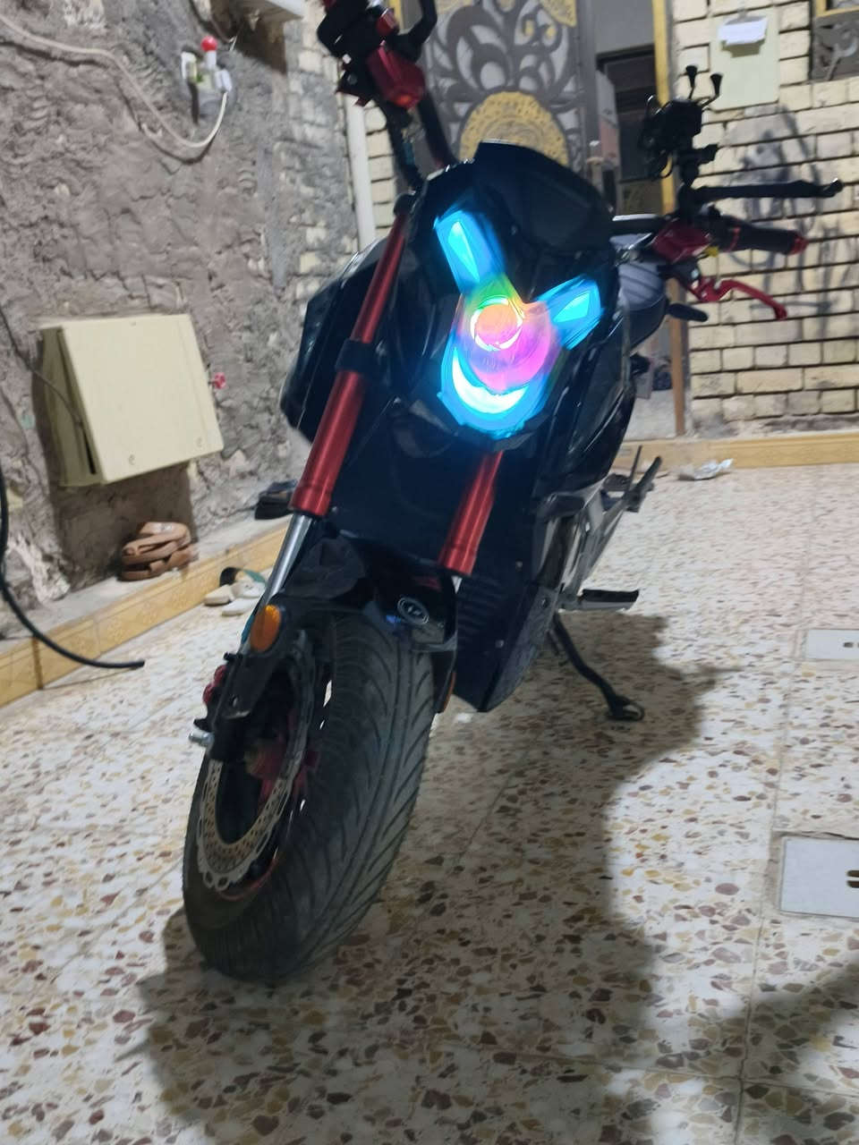 ماطور بطح شحن للبيع
6 بطاريات مسطره 
سرعته 90
الشحن يوصلك اكثر من 60كيلو ويرجعك
دبل اشاره 
لايت عالي ناصي 
هورنات دبل
سكان رياضي
سماعه بلوتوث 
تشغيل عن بعد 
دبل سويج
شاحنته الاصليه ويا
بطاريات فول مابيها نقص
يطول بلشحن سبوع 
كل اسبوع تشحنه مره 
مستخدم كلش قليل 
انضف من النضيف 
السعر  مناسب 
***********

