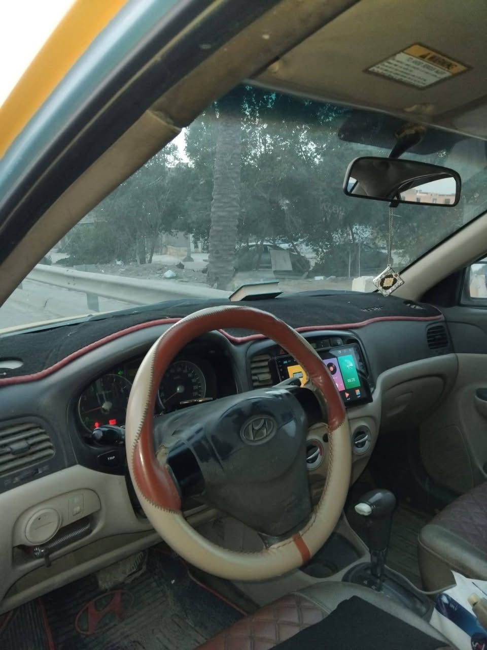 سلام عليكم اكسنت للبيع موديل 2010
رقمها نجف الاماني مشروع وطني بسمي 
تحويل ثاني يوم السياره  سنويه جديده
السياره جديده خير من الله كير ومكينه مكفول
تخم تاير جديد شاشه دوشمه جديد السياره مكفوله بس بيها ضربه بخشم الجاملغ من امريكا فقط السياره مال بيت وتبريد شغال السعر 80 وبي مجال 
المكان بغداد البياع تقاطع درويش الرقم 
***********
