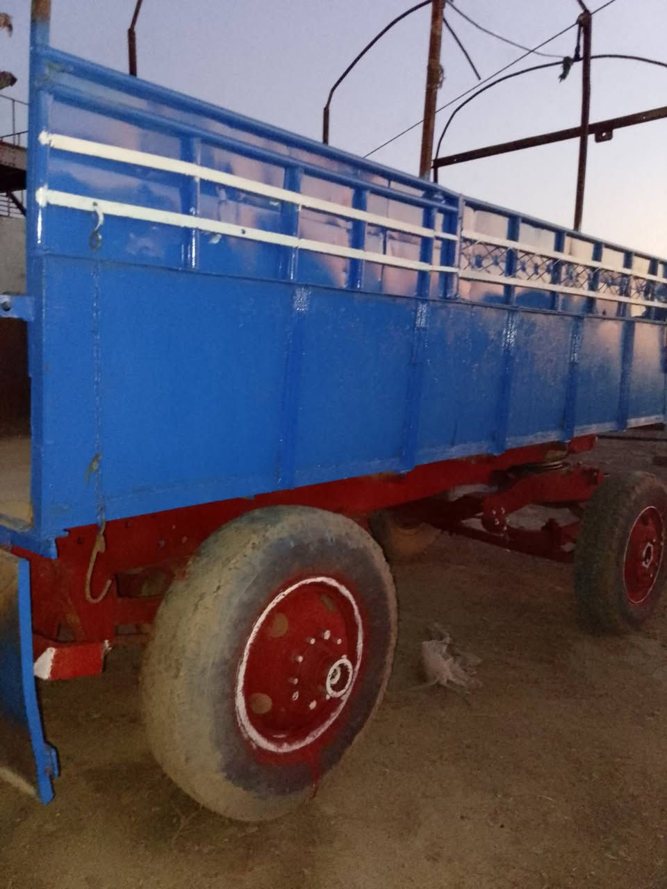 البيع
عربانة.صينيه طول 4 وربع 

صينية 90 تركي جديدة جاهزة ونضيفة 

من خياس كسور مكان موصل ربيعة مفرق تل حيال 

السعر 2٫300. مليونين وثلث مئة
***********. واتس اب
