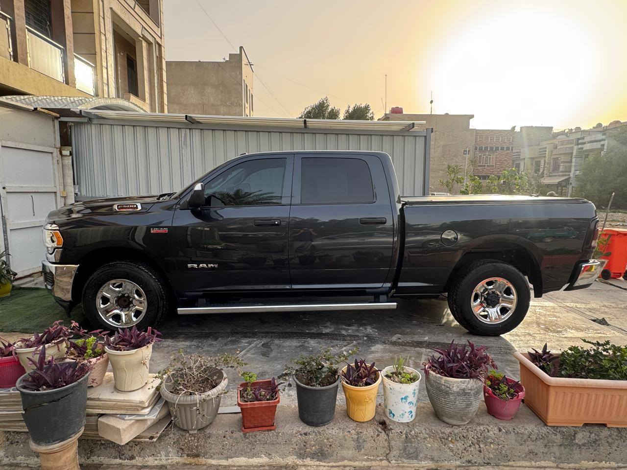 بيع مستعجل
رام. RAM. 
موديل. 2020 رقم اربيل  باسمي
كفر بدي غطاء بدي 

تخم تاير جديد دنلوب ياباني 
شاشه جبيره رادارات 
كامره دواره ٣٦٠
غرفه جلد 
نقطه عمياء سياره وضع شركه 
هزله وبراد جديد 
وبيها كتاب تظليل 
محرك. V8. 6.400
فورويل. 4*4
ماشية. 43 الف
باب طويل بدي طويل 
بدون دواخل مكفوله شاصي ولغد 
صور السونار موجوده
وابيع ع الفحص وترايك زاخو بصره 
رقم الشاصي 3C6UR4CJ6LG243063
السعر عند الاتصال 
العنوان بغداد زيونه
ملاحظه السياره تحمل كتاب تضليل نسبة  ٨٠ بالمية من مديرية مرور اربيل
0771 219 5420
0774 017 3666
