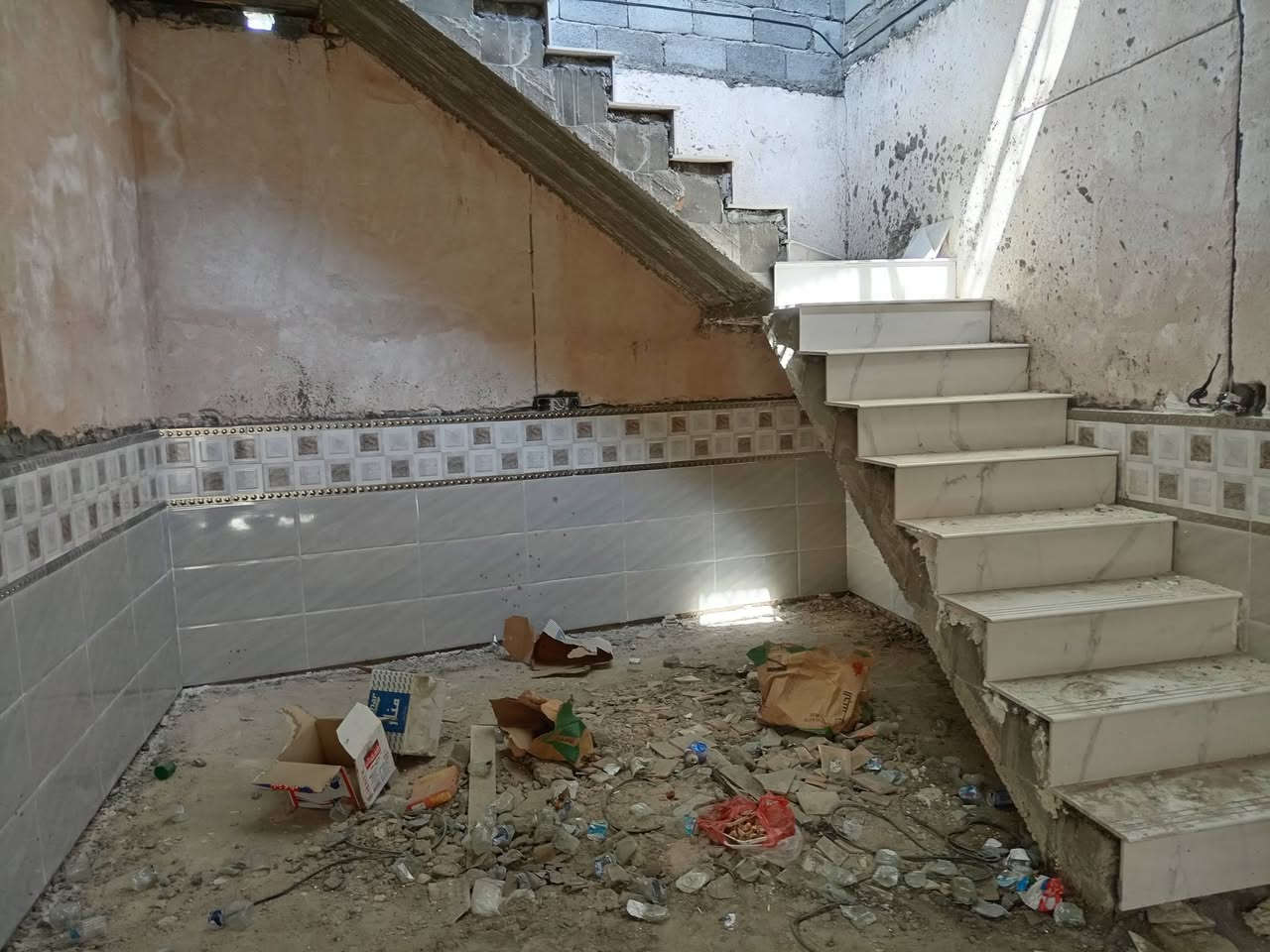 خلفه سيراميك كرانيت مرمر بورسلين ارضي جدران متفرغ حاليا التزام بلعمل واسعار مناسبه في كربلاء حصرا للاتصال *********** واتساب ***********
