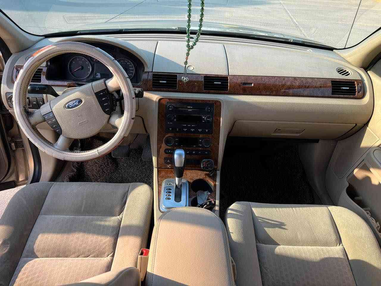 Ford five hundred (500)
مۆدێل ٢٠٠٧ بێ بۆیاخ سەیارەکە زۆر پاک ماوەتەوە 
٦ پستۆن مەکینە ٣.٠
سوکان ڤۆلیۆم
کوشن کارەبا
تەبرید مەرکەزی
٦ سیدی
گێڕ و مەکینەی زۆر بێ کێشەیە، سەیارەکە ٢ دەستە لە ٢٠١٢ ەوە لای خۆمانە وەک شەریکە ماوەتەوە لۆک لۆکە، رەقەم و سەنەوی تازەیە تەحویل و غەرامە بە شەرت
سعری ٦٧ گەڵاو مەجالێکی کەم
رەقەم تەلەفون: *********** السليمانية, العراق
