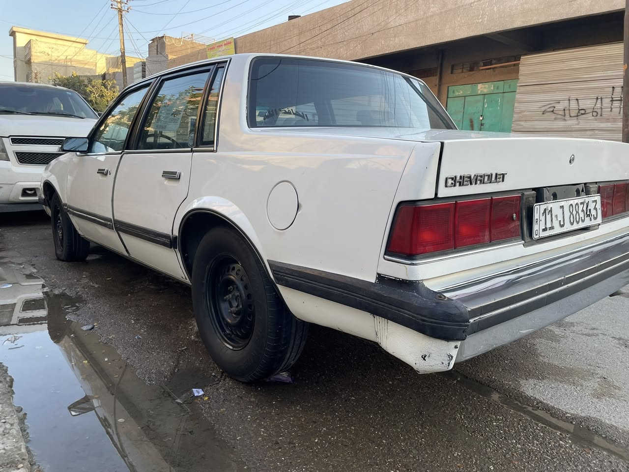 السلام عليكم
شيفروليت سليبرتي للبيع 
السيارة حلوة ونظيفة وجاهزة وترايها مفتوح
موديل ١٩٨٩
ماشية ١٨٣ الف كيلو حقيقي
محرك جديد ومكفول كير نظيف 
صدر وتايرات نظاف
غرفتها نظيفة وبلادية
شاشة وكاميرا 
سنتر لوك شغال
كهربائياتها كلها شغالة وعالبلاد بدون خلل
نقصها : غاز للتبريد - وبيها تأخير بالگير بالD بس وهي باردة باقي الاستخدام گيرها ممتاز بدون اي مشاكل
رقمها بغداد هزة وسنوية وارقام جدد

السعر : ٣٧ ورقة وبيها مجال بسيط 
مكانها بغداد الحبيبية
***********
