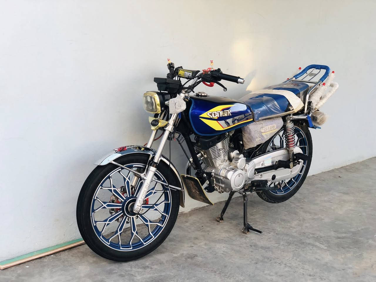 سلام عليكم دراجه للبيع سيفان موديل ٢٤دراجه حلوه وكفاله من التاير لتاير مكان شهربان سعر خاص


**إذا كنت صاحب هذا الإعلان وتريد حذفه لأي سبب، رجاءا أرسل رسالة إلى الدعم الفني**