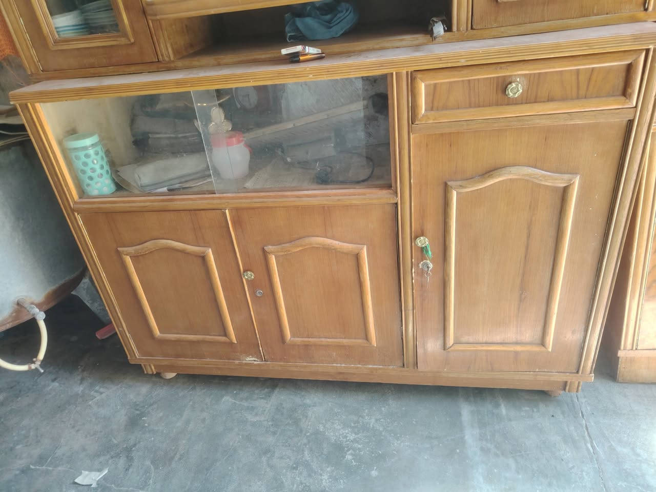 فوفيه مع معرض طابقين للبيع المكان بصره حيانيه ***********
