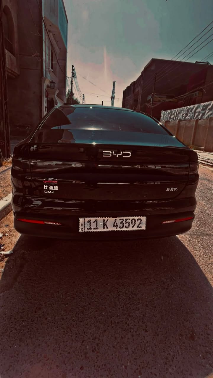 BYD سيل فايف موديل 2025

🔹 الموديل: 2025
🔹 اللون: أبيض
🔹 الممشى: 6000كم فقط
🔹 نوع اللوحة: بغداد

المواصفات:
✅ محرك 1.5 لتر DM-i.
✅ ناقل حركة أوتوماتيك.
✅ شاشة وسطية كبيرة تعمل باللمس.
✅ عدادات رقمية.
✅ تشغيل بصمة ودخول ذكي.
✅ كاميرا خلفية مع حساسات.
✅ مثبت سرعة.
✅ تكييف أوتوماتيك.
✅ إنارة LED أمامية وخلفية.
✅ مقاعد جلد.
✅ جنوط ألمنيوم.
✅ استهلاك وقود ممتاز.
✅داش كام.

✨ السيارة نظيفة جداً، استخدام شخصي، جاهزة للفحص، ولا تحتاج أي مصروف.

💰 السعر المطلوب:  130 (قابل للتفاوض بالمعقول).

📞 للاستفسار والمشاهدة، التواصل على الخاص أوالاتصال ***********
