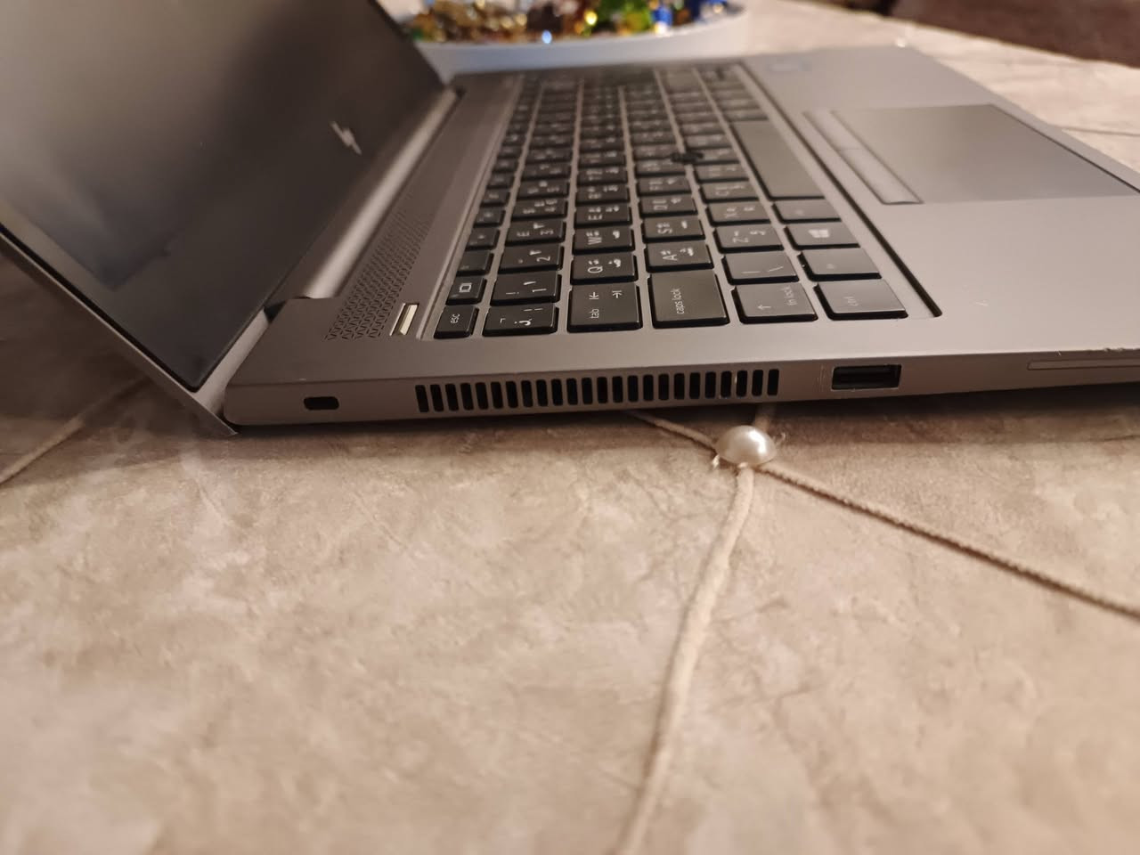 السلام عليكم لابتوب hp zbook للبيع سعر 440 وبي مجال بسيط *********** توصيل جميع المحافضات
