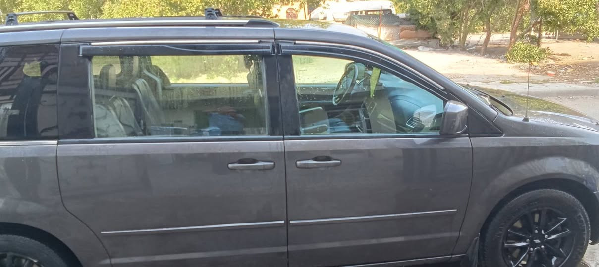 السلام عليكم
سيارة للبيع دوج كرفان موديل 2019
عطل كسر بيها ابيعها ع عطلها
مكاني بالبلديات 
للاستفسار *********** واتساب
