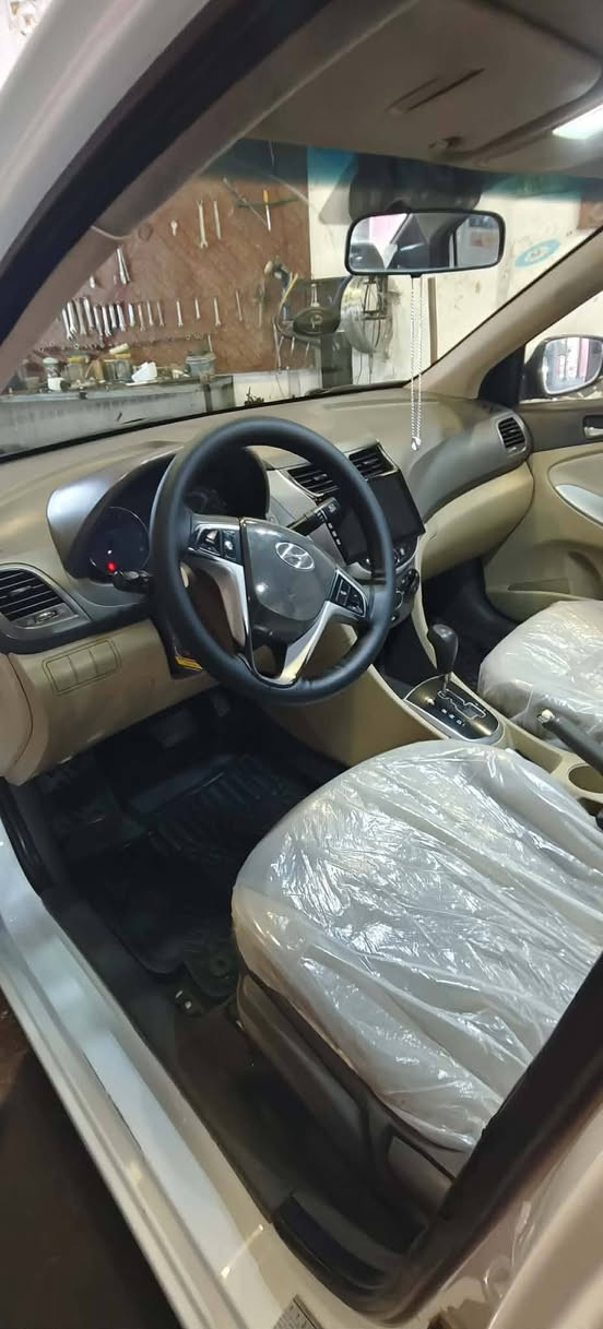 سلام عليكم اكسنت ٢٠١٢ فول موصفات بلوو خليجي محرك ١٦ دوش  بدون صبغ السعر 113  سنويه جديد ***********
العنون دهوك دهوك, العراق
