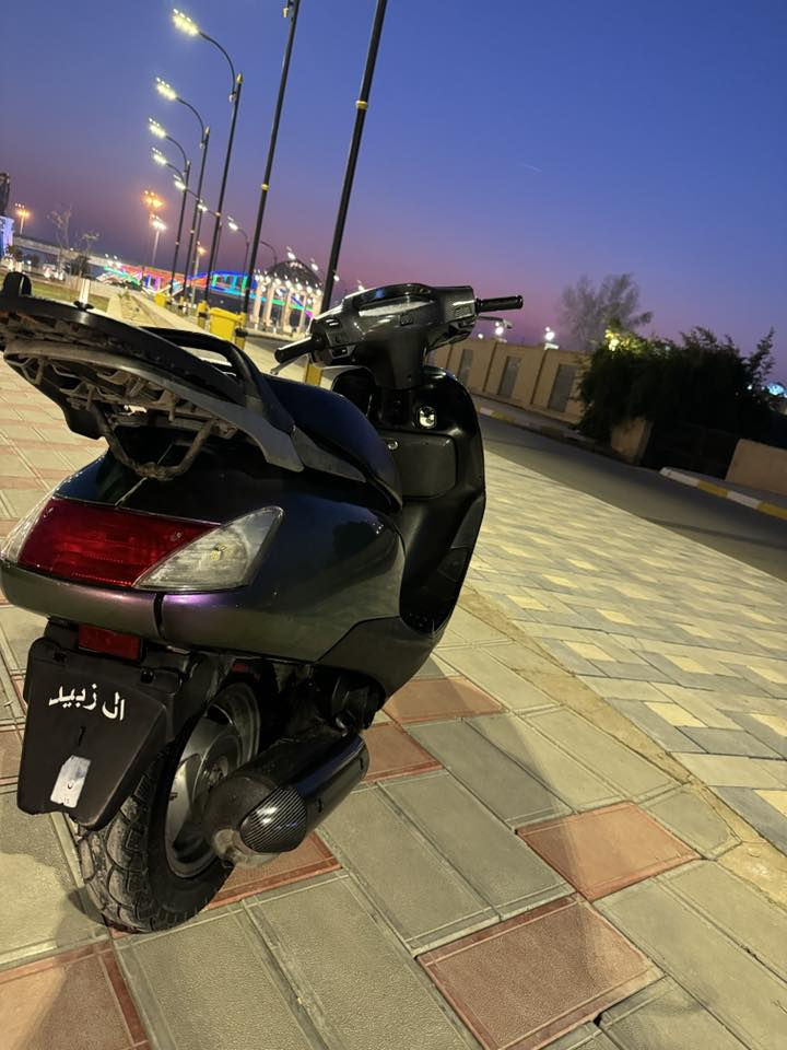 سلام عليكم الدراجه للبيع رمبه بالجيس محرك مكفول شلعه معدل ماشيه 30 الف كفرات مصبوغات بنفسجي متغير مميز
الدراجه معروفه الوحيده بالكوت بهذه الون وبيها كاربون فايبر 5 قطع اشاير كرستال امامي خلفي كلوبات زنون اصلي مكاني كوت الزهراء ***********
